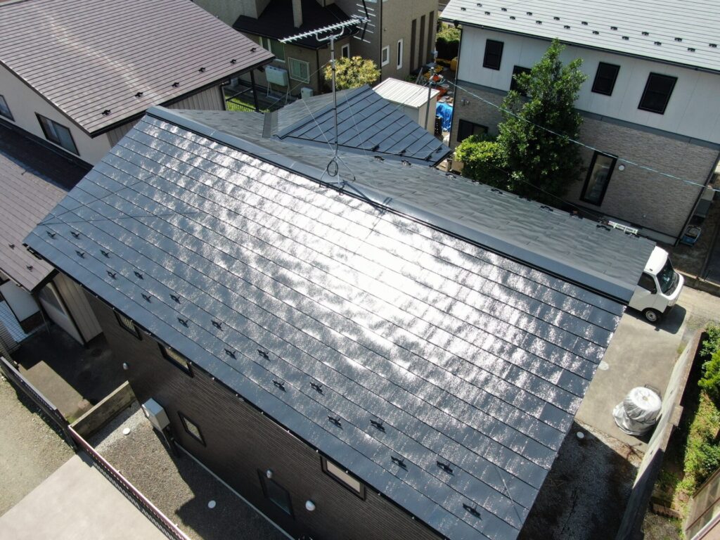 塗装されたガルバリウム鋼板の屋根
