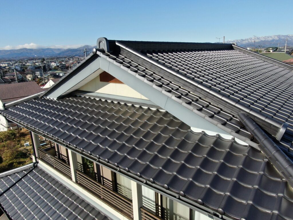 宇都宮市での屋根修理のためのドローン点検写真