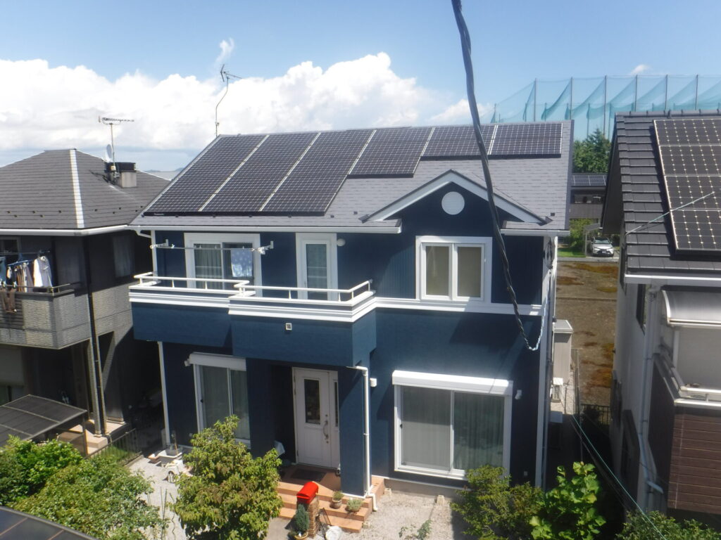 宇都宮市外壁塗装におけるアステックペイント　クレタグレーで屋根塗装を行った方のご自宅施工後