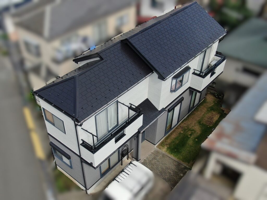 宇都宮市屋根外壁塗装におけるアステックペイント　トゥルーブラックで屋根塗装を行った方のご自宅施工後