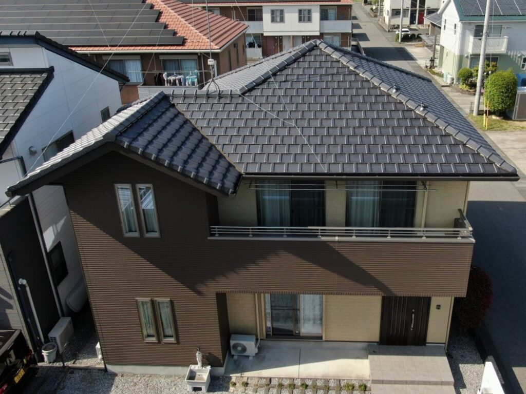 宇都宮市屋根外壁塗装におけるアクセントをアイアンバーグで塗装施工後