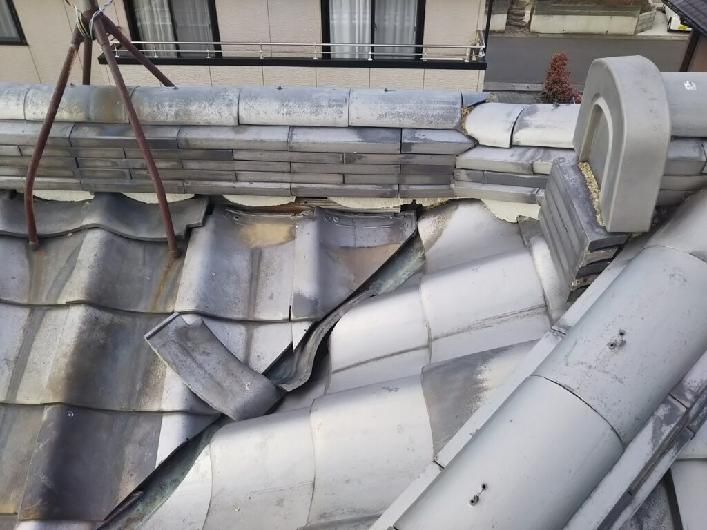 宇都宮市で地震で壊れてしまった瓦屋根