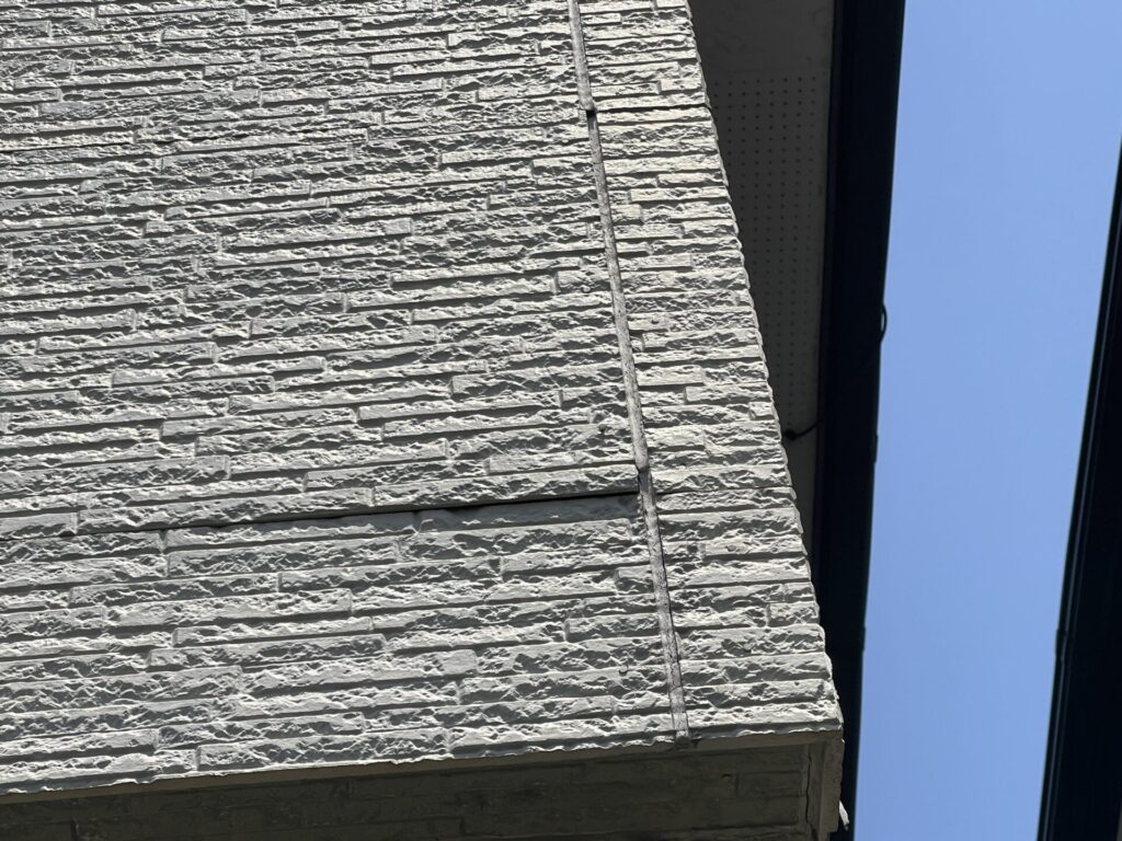 宇都宮市で地震で歪んでしまった外壁