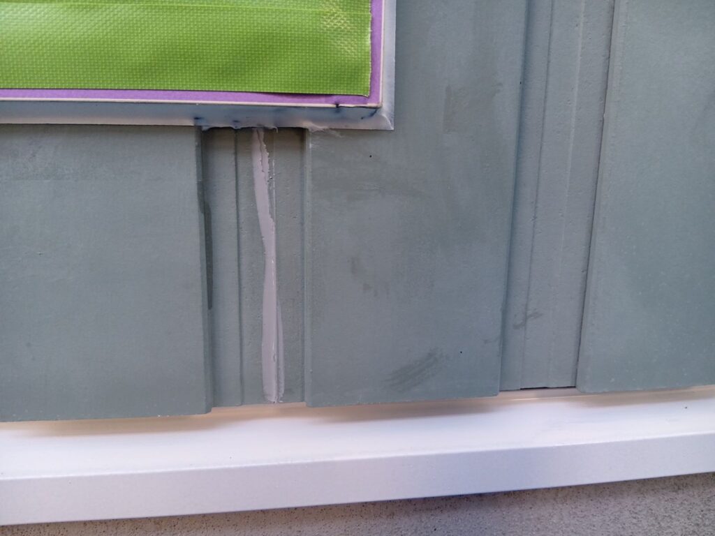 窯業系サイディングのひび割れ 補修後