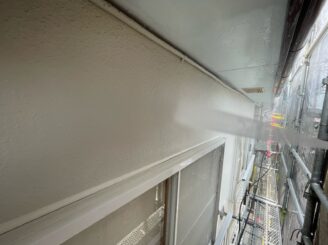 宇都宮市のアパートの高圧洗浄の様子