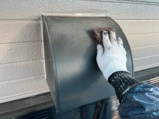 換気フードのケレン掛けの様子