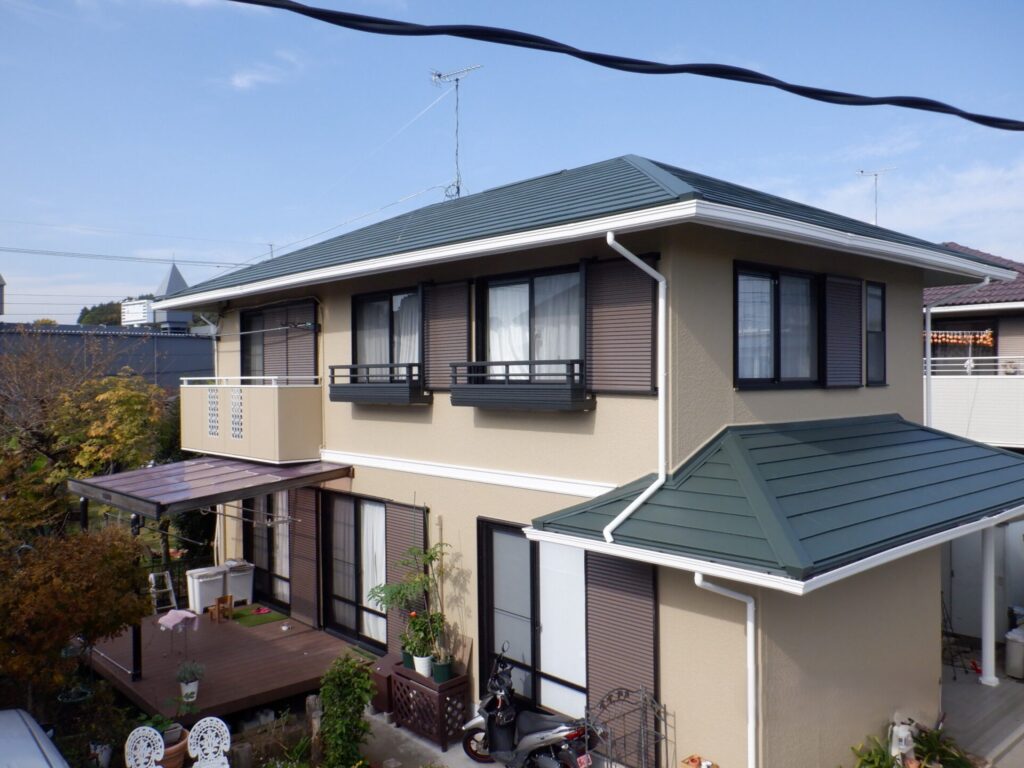 宇都宮市 屋根カバー工法と外壁フッ素塗装完了後の外観