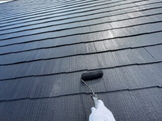 宇都宮市 アパート外壁塗装 無機塗料使用 屋根上塗り施工