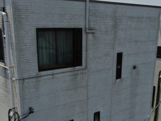 外壁北面の汚れ