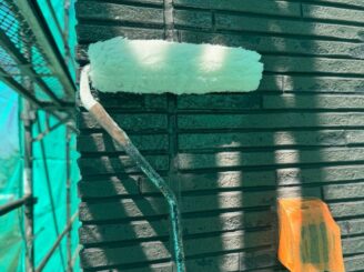外壁塗装　上塗り1回目